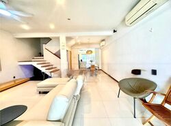 Clover Park (D20), Terrace #466893321